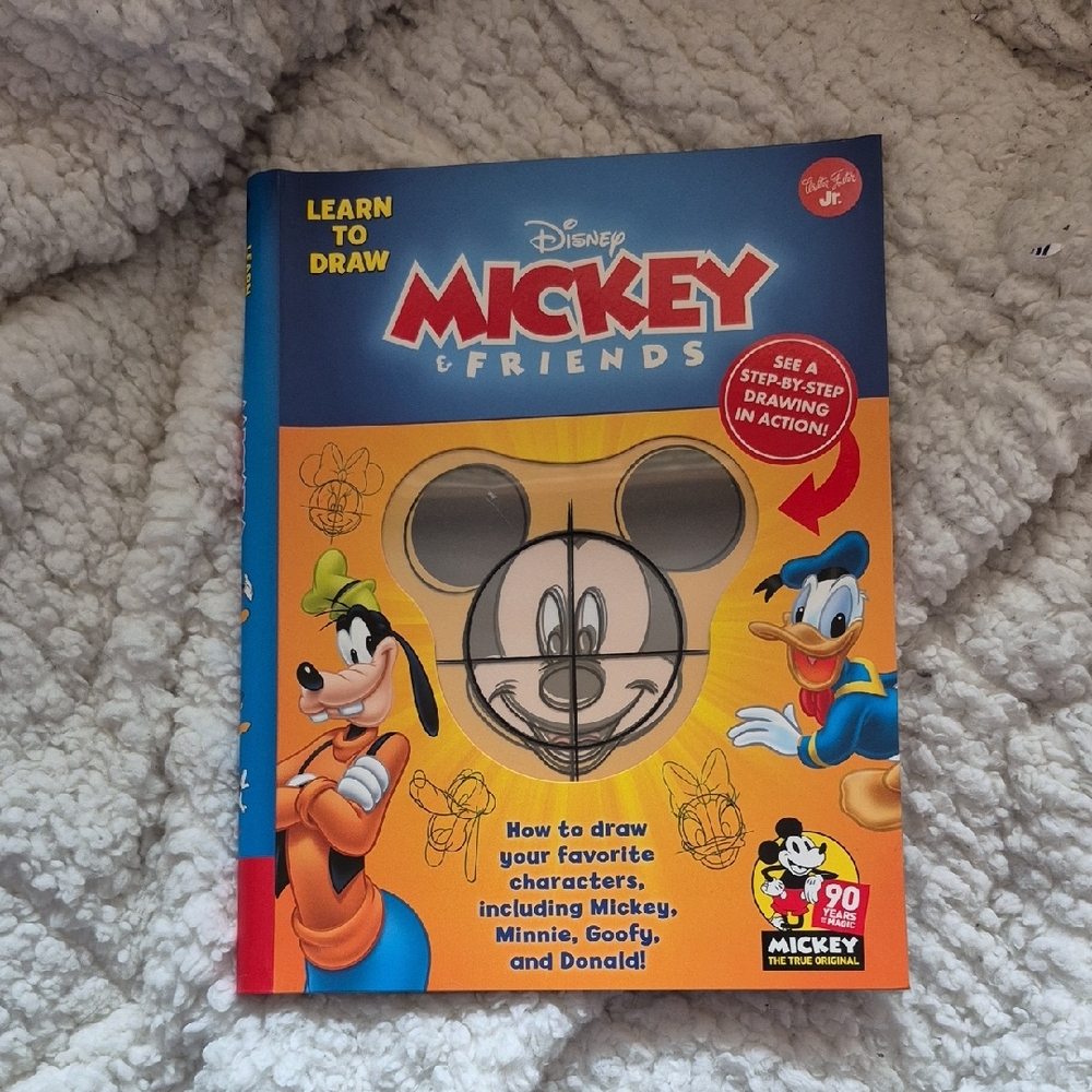 Disney Mickey & Friends Learn to Draw Book - Orange, Blue, Red